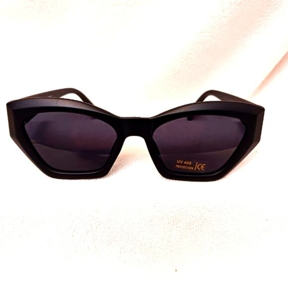 ARTSY Cat Sunglasses BLACK Angular Modern Angular UV Lens The Matrix Punk Goth - Picture 1 of 12